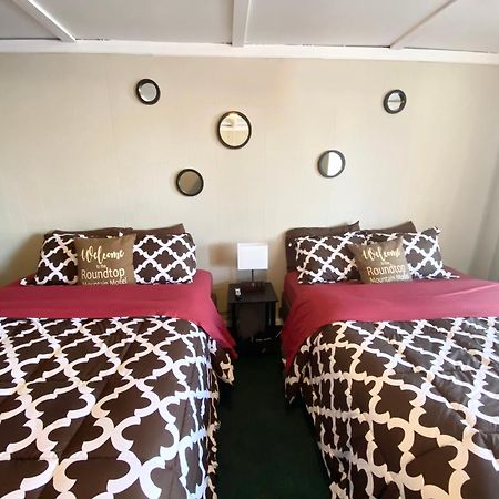 Roundtop Mountain Vista - Cabins And Motel เธอร์โมโปลิส ห้อง รูปภาพ