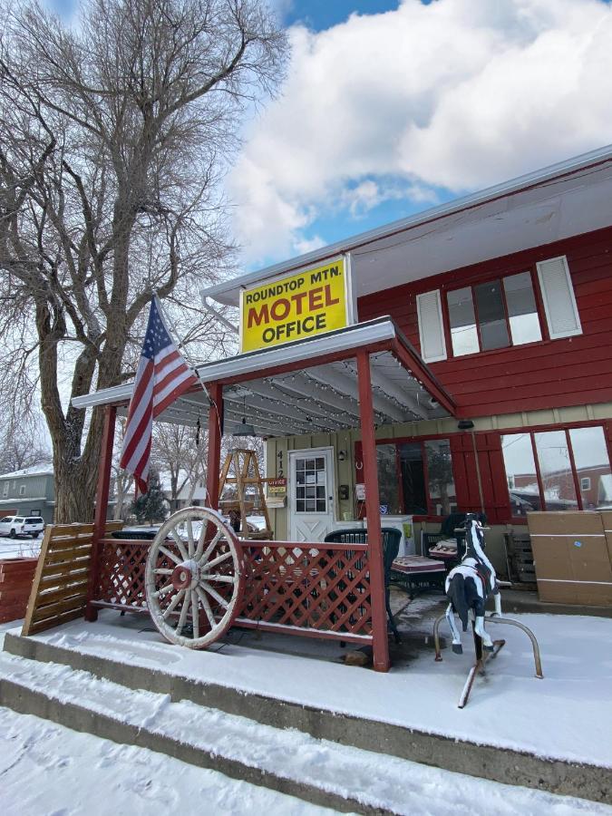Roundtop Mountain Vista - Cabins And Motel เธอร์โมโปลิส ภายนอก รูปภาพ