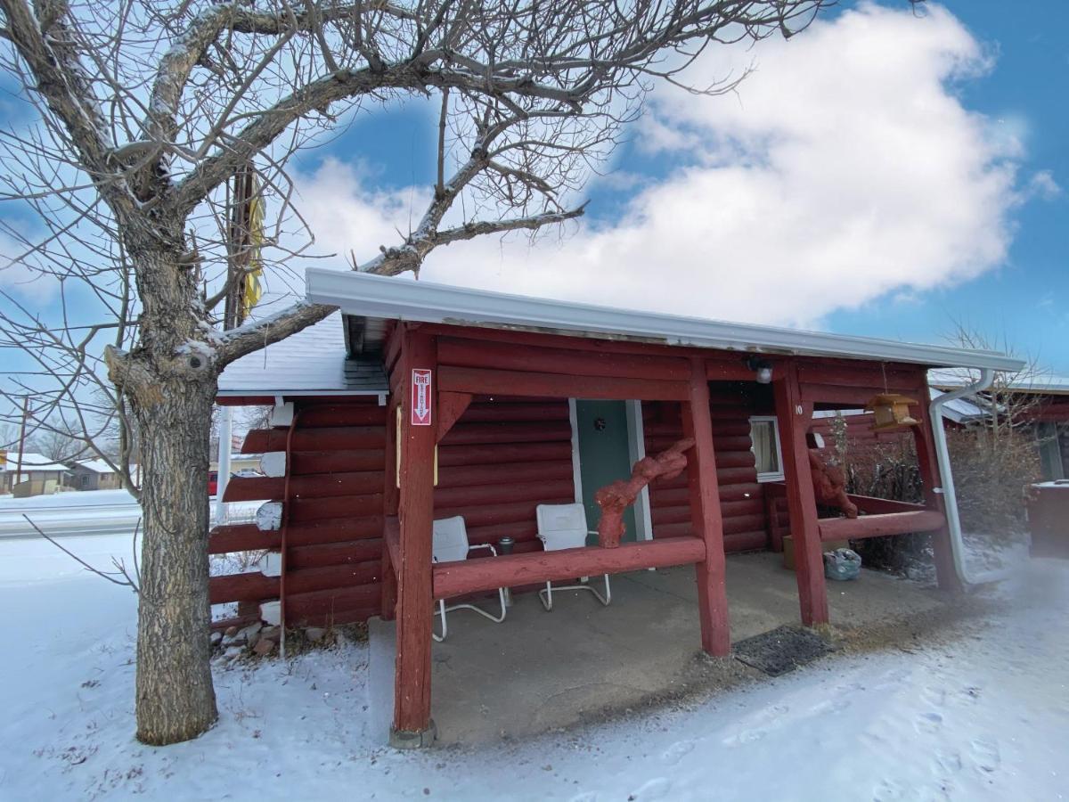 Roundtop Mountain Vista - Cabins And Motel เธอร์โมโปลิส ภายนอก รูปภาพ