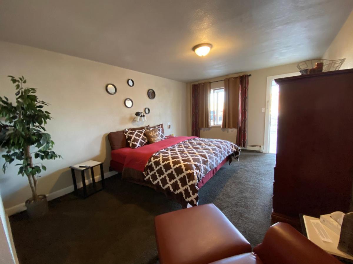 Roundtop Mountain Vista - Cabins And Motel เธอร์โมโปลิส ภายนอก รูปภาพ