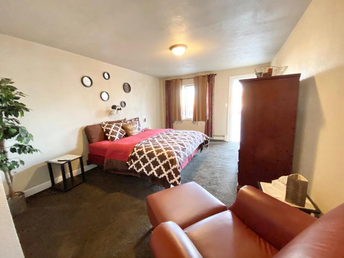Roundtop Mountain Vista - Cabins And Motel เธอร์โมโปลิส ภายนอก รูปภาพ